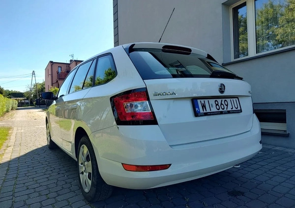 Skoda Fabia cena 38899 przebieg: 93931, rok produkcji 2019 z Urzędów małe 466